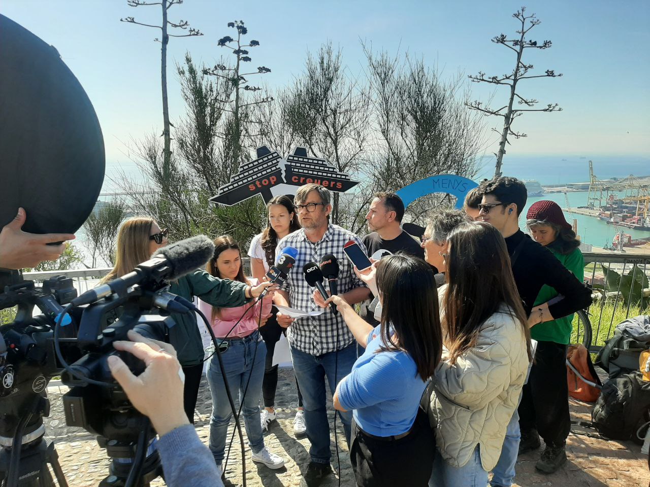 Un moment de la conferència de premsa (fotografia: @zeroportbcn).