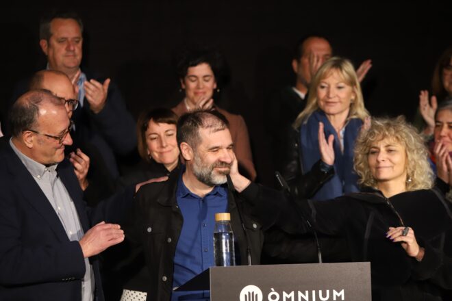 El dirigent d’Òmnium Oleguer Serra s’exilia a Suïssa per la persecució de García-Castellón