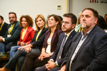 Oriol Junqueras, Pere Aragonès, Marta Vilalta, Raquel Sans, Laia Cañigueral i Juli Fernández, durant un Consell Nacional d'ERC.
