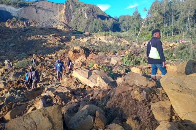 Una gran allau de terra a Papua Nova Guinea deixa almenys 300 persones enterrades