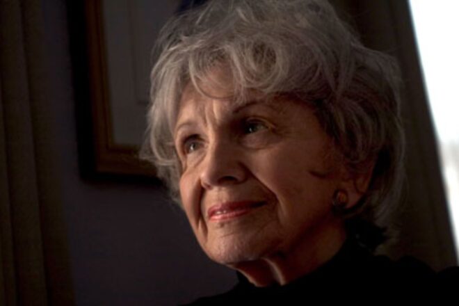 S’ha mort l’escriptora canadenca Alice Munro, guanyadora del premi Nobel de literatura