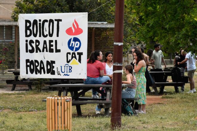 La UIB reafirma el seu compromís amb la pau i els drets humans a Palestina