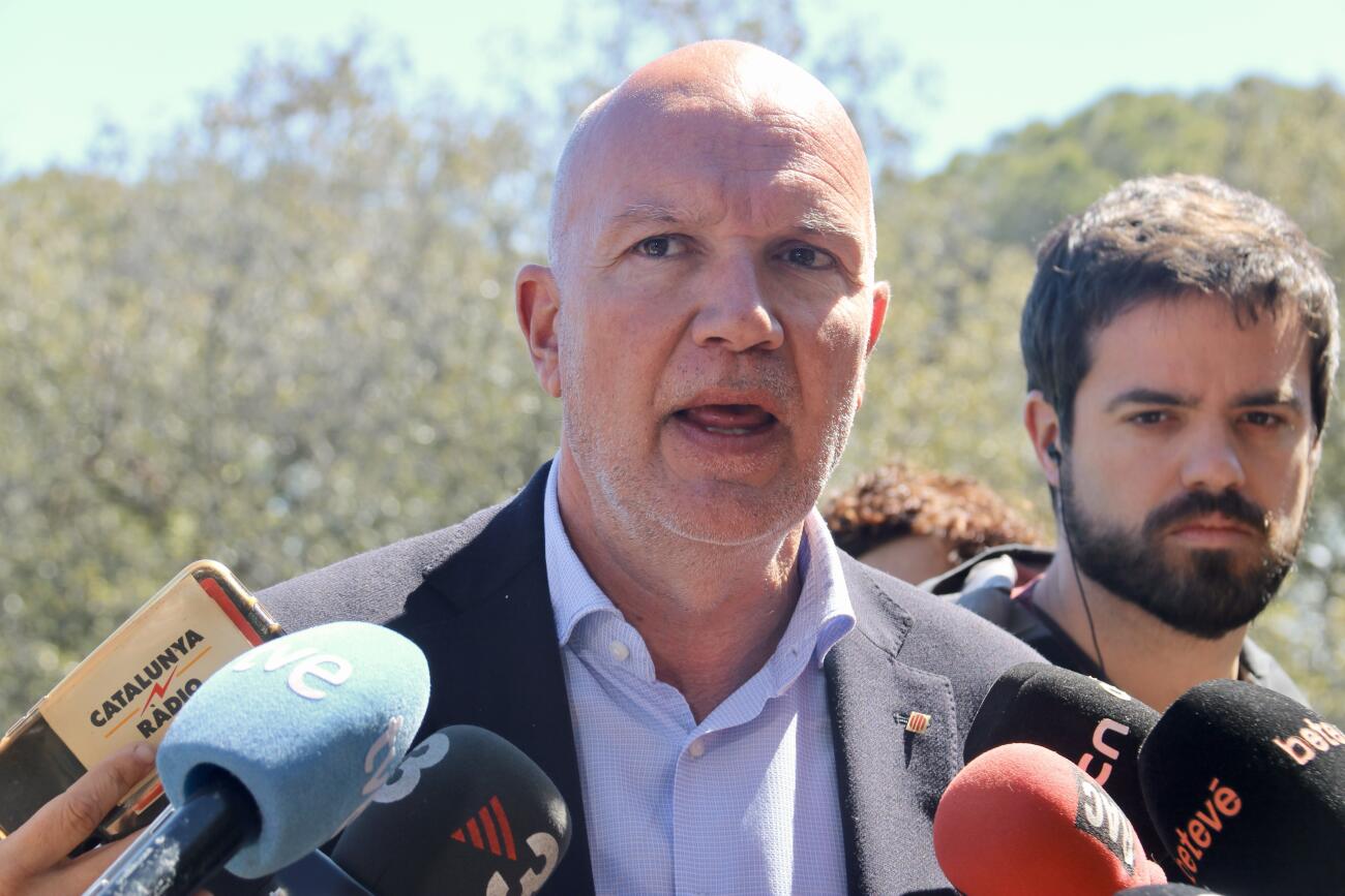 El conseller d'Acció Climàtica, David Mascort, en una atenció a la premsa a Collserola (fotografia: ACN / Albert Segura).