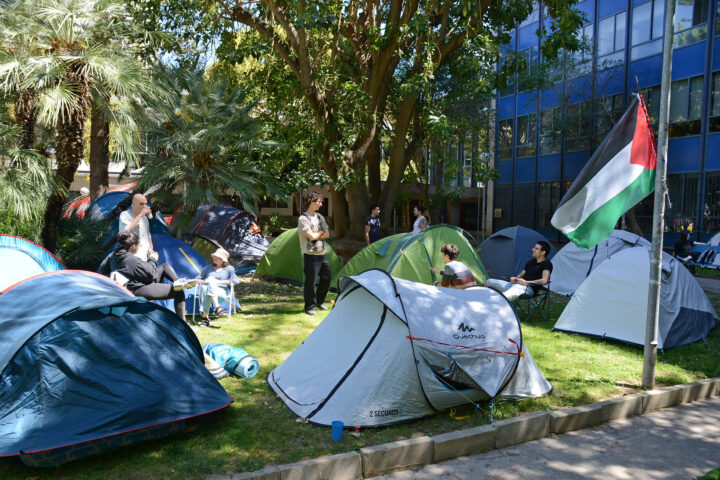 Acampada de la Universitat de València.