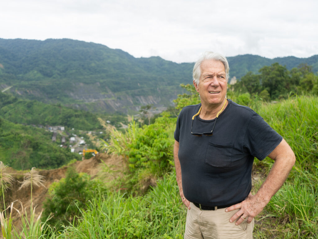 John D. Kuhns prop de la mina de Panguna a Bougainville (fotografia: Michael Miller/The Washington Post) 
