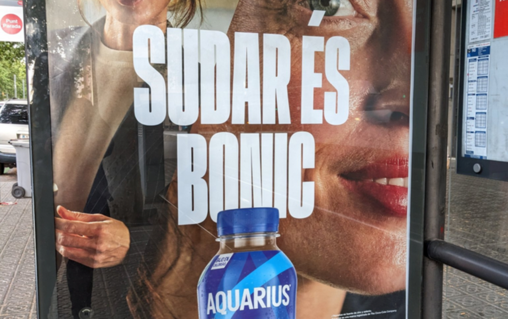 Aquarius demana disculpes per un error lingüístic en un anunci
