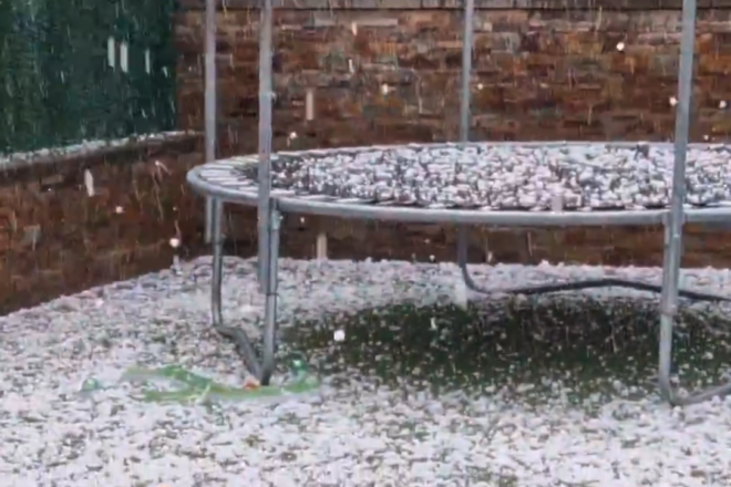 [VÍDEOS] Fortes calamarsades afecten el Pla de l’Estany, la Garrotxa, l’Empordà, l’Alt Millars i la Plana Baixa
