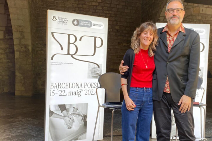 Els comissaris d'aquest Festival Barcelona Poesia: els poetes Maria Callís i Manuel Forcano