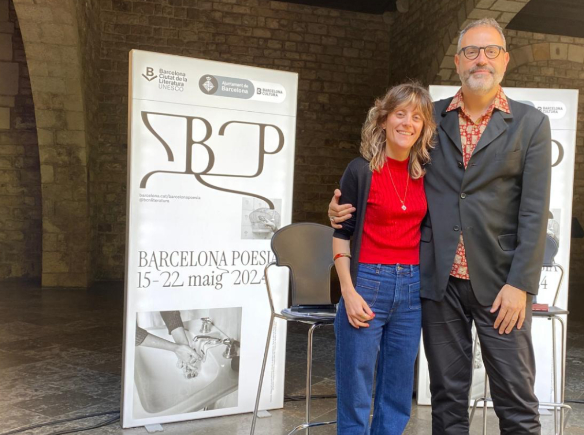 Els comissaris d'aquest Festival Barcelona Poesia: els poetes Maria Callís i Manuel Forcano