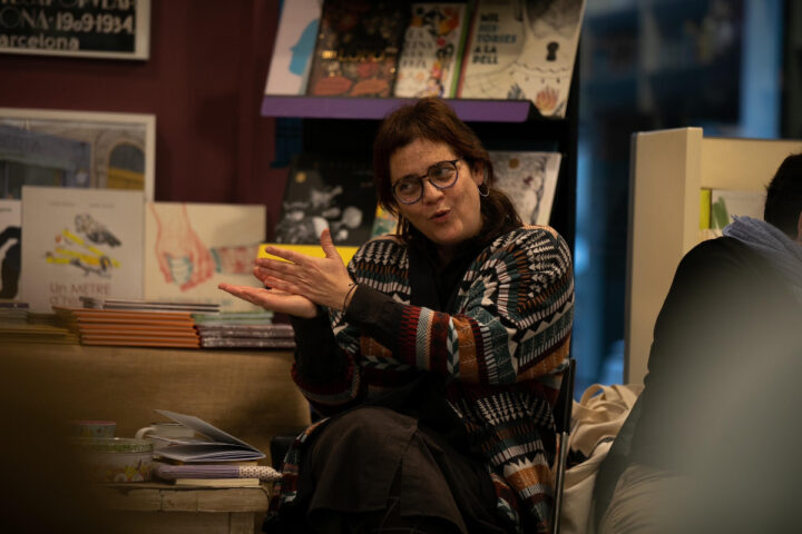 Fe Fernández, llibretera fundadora de L'Espolsada. Fotografies: Joel Codina.