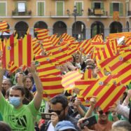 La força dels moviments socials obliga el PP de les Illes a recular en l’atac contra el català