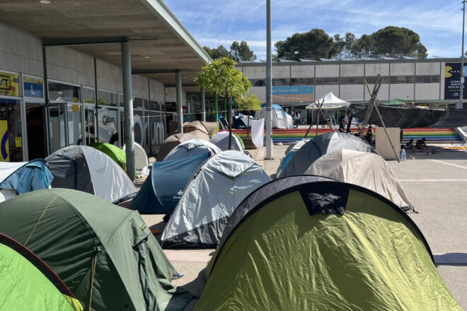 Els estudiants pro-Palestina de la UAB aixequen l’acampada després d’una setmana de protesta