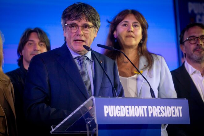 Puigdemont insinua a ERC formar govern i forçar l’abstenció del PSC