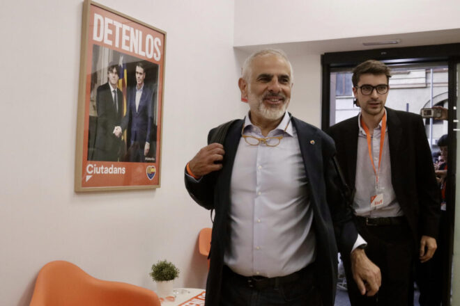 Carrizosa arriba a la seu electoral de Ciutadans i diu que es troben “confiats i forts”
