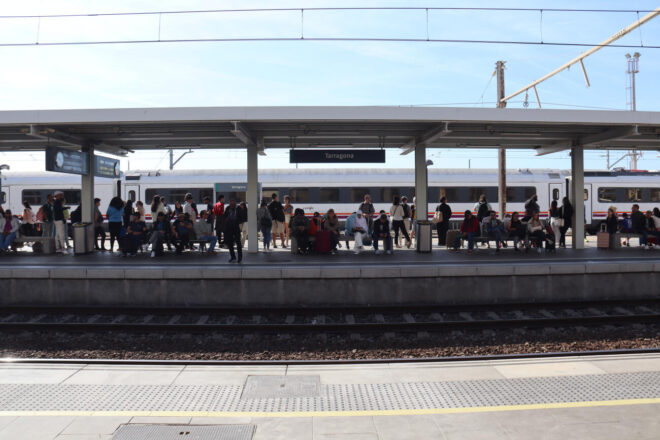 Tardor ferroviària complicada: cinc mesos de tall de la via entre Tarragona i Sant Vicenç de Calders