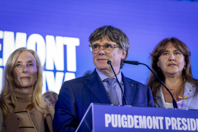 [EN DIRECTE] Puigdemont compareix de Perpinyà estant per analitzar la situació política