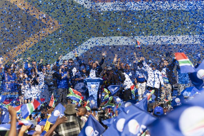 Els assassinats polítics condicionen la campanya d’unes eleccions que prometen ser històriques per a Sud-àfrica