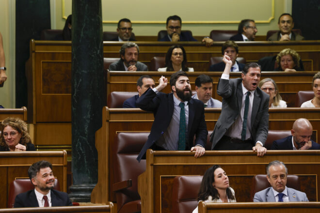 Escenes agres de la derrota d’una Espanya que prepara la venjança