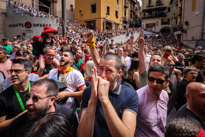 Crits de “independència” i escridassada contra Salvador Illa durant la Patum de Berga