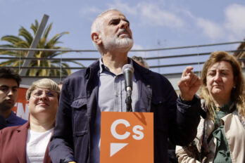 El candidat de Cs, Carlos Carrizosa, intervé en un acte a l'Hospitalet de Llobregat (fotografia: ACN).