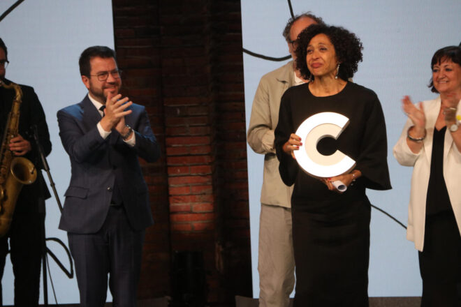 [VÍDEO] “Vaig ser pionera sense voler-ho”: Vicenta Ndongo emociona en els Premis Nacionals de Cultura