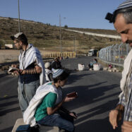 Els colons israelians d’ultradreta intensifiquen els atacs contra els camions d’ajut a Gaza