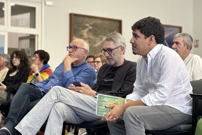 Pere Mayor dóna suport a Junts en un acte a Gandia