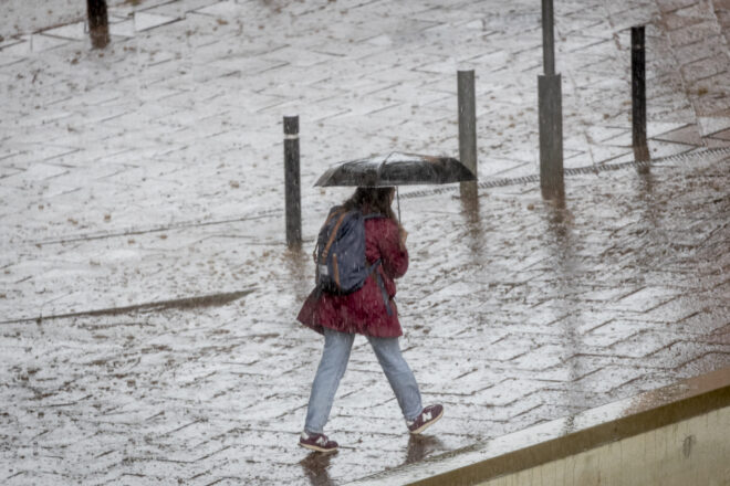 [VÍDEOS] Les fortes tempestes de pluja i calamarsa sacsegen el país i activen el risc de crescudes de rieres