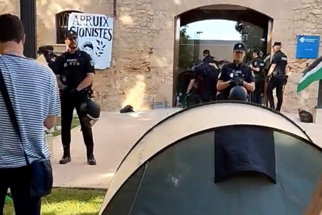 La policia espanyola desallotja els acampats en suport de Palestina a la UIB