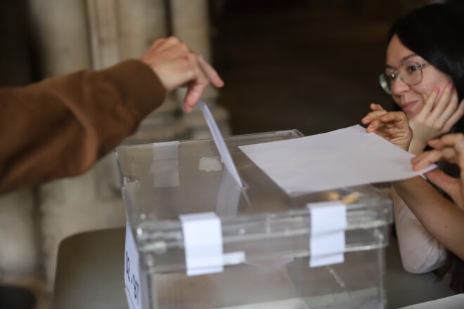 Fins a quina hora podreu votar a les eleccions a Catalunya 2024? S’ha allargat l’horari?