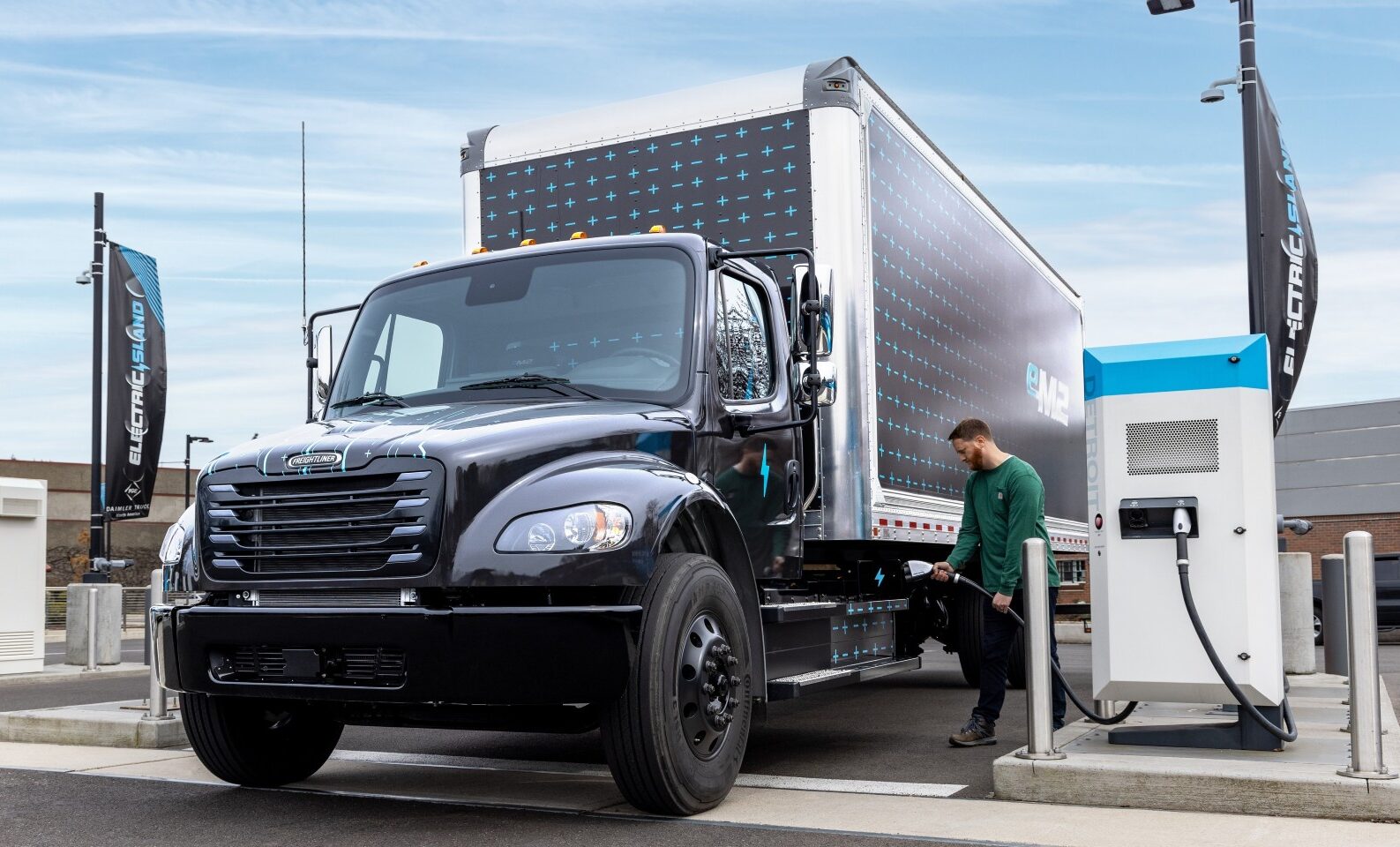 Ja hi ha molts fabricants de camions que ofereixen models elèctrics (imatge: Daimler).