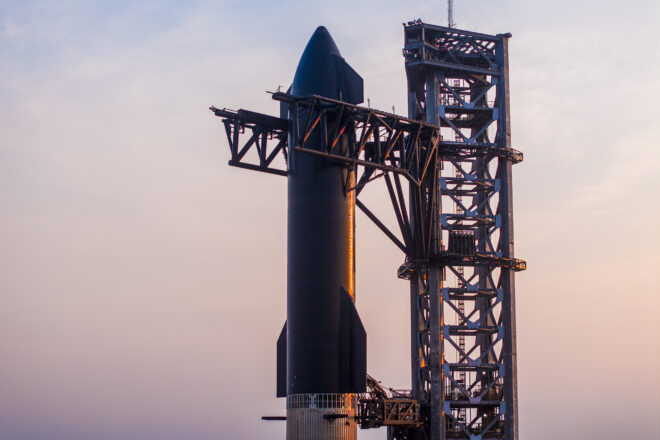 [VÍDEO] El coet Starship d’Elon Musk, el més gran del món, s’enlaira i aterra amb èxit