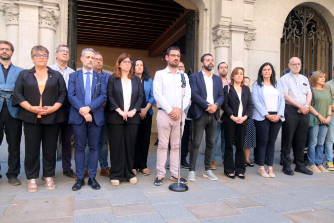 Minut de silenci a Girona per condemnar “taxativament” el doble crim i mostrar el condol als familiars de les víctimes