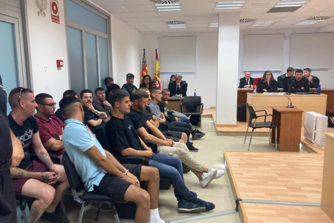 Comença el judici contra els catorze encausats de Pego