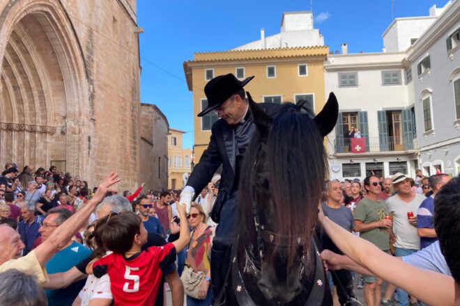 Esclata la festa de Sant Joan a Ciutadella amb el Caragol des Born
