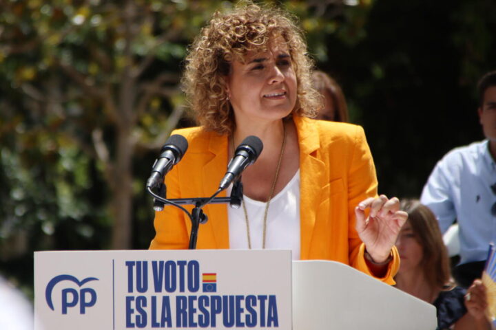 La candidata del PP a les europees, Dolors Montserrat, en un acte electoral al Turó Park de Barcelona (fotografia: ACN).