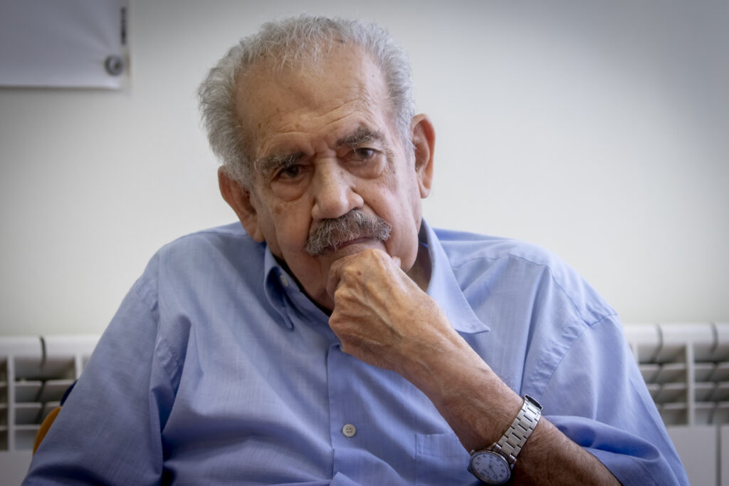 L'escriptor, lingüista i traductor català, destacat per la seva faceta com a director de la revista Cavall Fort, Albert Cuesta, 56è Premi d'Honor de les Lletres Catalanes.