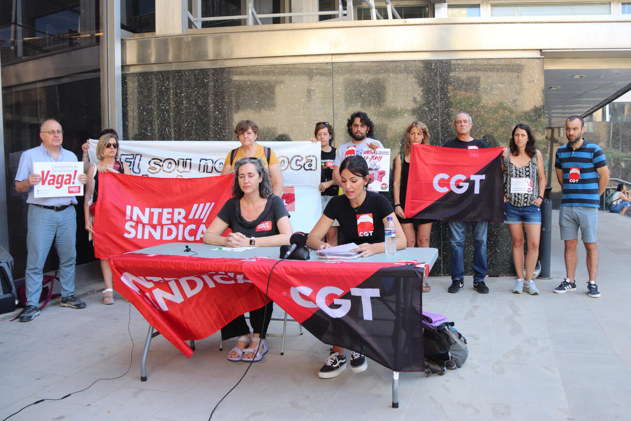 Conferència de premsa de la CGT i la Intersindical per anunciar una vaga dels treballadors de l'Ajuntament de Barcelona el dijous 27 de juny (fotografia: ACN / Maria Asmarat).