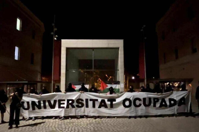 Els estudiants a favor de Palestina passen la nit a la UPF i no descarten noves accions si la universitat no respon