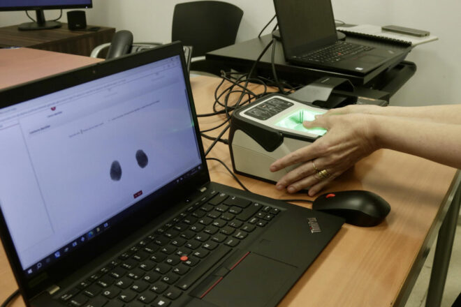 El TJUE limita la recollida de dades biomètriques per part de la policia