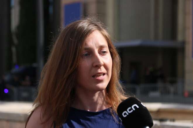 Els Comuns critiquen el discurs migratori de Feijóo i l’acusen de “comprar les idees de l’extrema dreta”