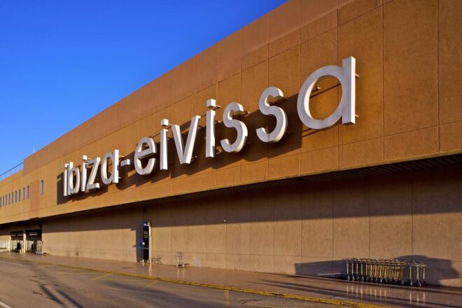 L’aeroport d’Eivissa reprèn l’activitat després d’una falsa amenaça de bomba en un avió