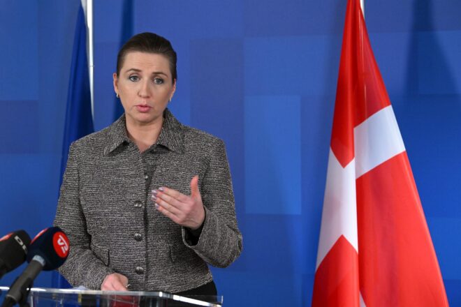 Un home agredeix la primera ministra danesa a Copenhaguen