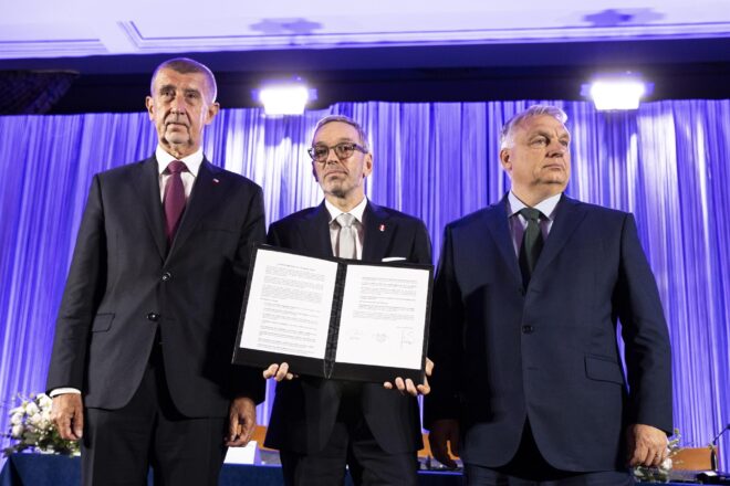 Orbán signa una aliança amb partits d’extrema dreta austríacs i txecs