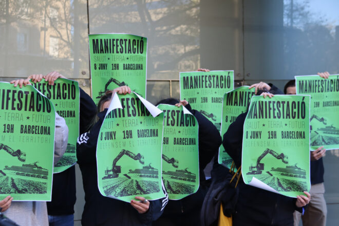 El jovent ecologista surt al carrer a Barcelona per aturar la crisi ecosocial