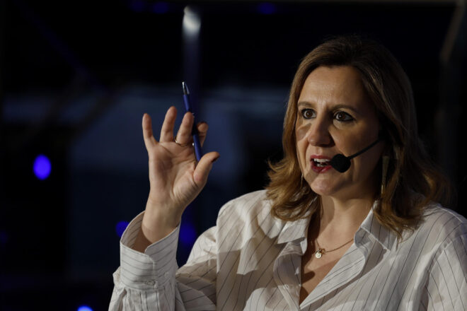 València encara no multarà a la zona de baixes emissions l’any vinent