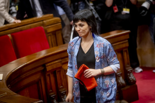 El parlament proposa de sancionar Sílvia Orriols i Joan Garriga per una infracció lleu