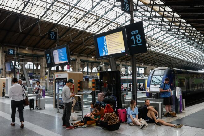 La xarxa de TGV francesa va recuperant la normalitat després de l’atac a gran escala