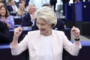 Ursula von der Leyen ahir, després de ser votada presidenta de la Comissió Europea (Fotografia de Ronald Wittek)