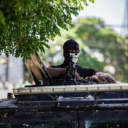 La policia kenyana comença a patrullar, però les bandes d’Haití no s’immuten